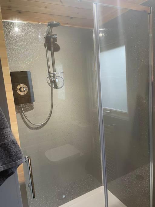 Bonny Wee Snug - Pod In Spean Bridge Lägenhet Exteriör bild