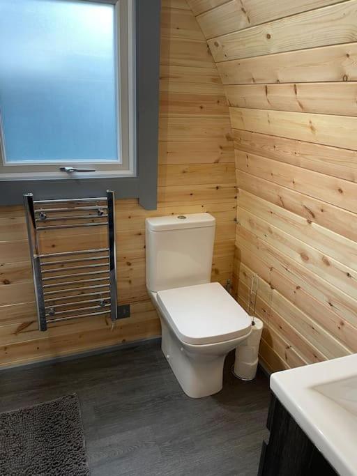 Bonny Wee Snug - Pod In Spean Bridge Lägenhet Exteriör bild
