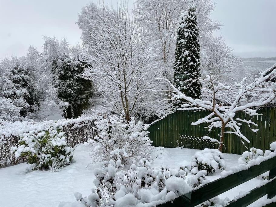 Bonny Wee Snug - Pod In Spean Bridge Lägenhet Exteriör bild