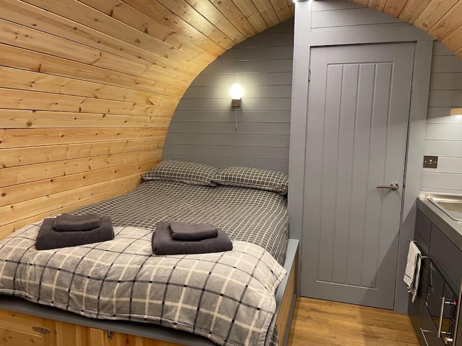 Bonny Wee Snug - Pod In Spean Bridge Lägenhet Exteriör bild