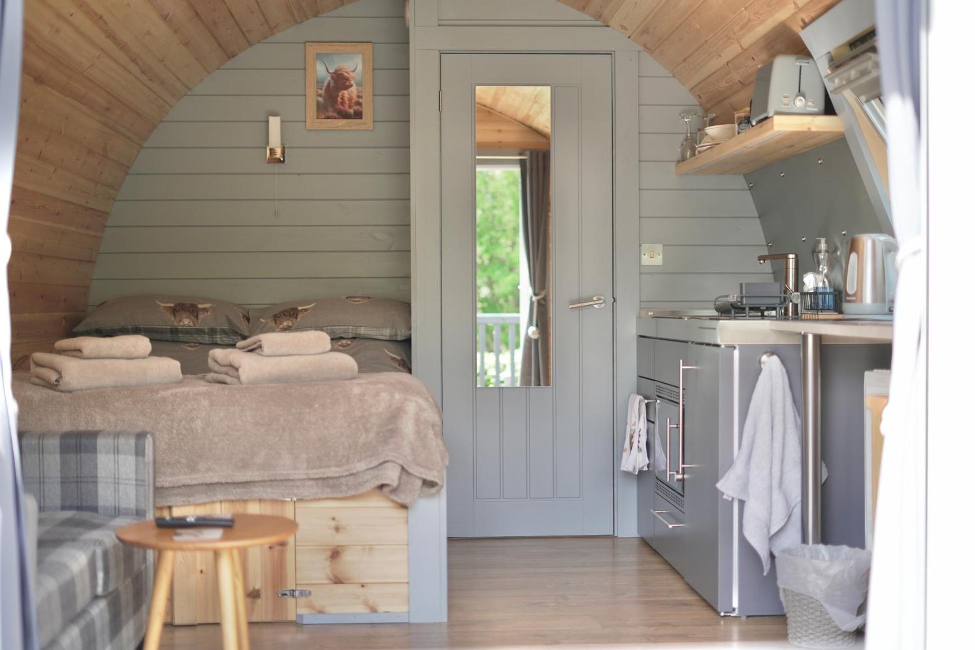 Bonny Wee Snug - Pod In Spean Bridge Lägenhet Exteriör bild