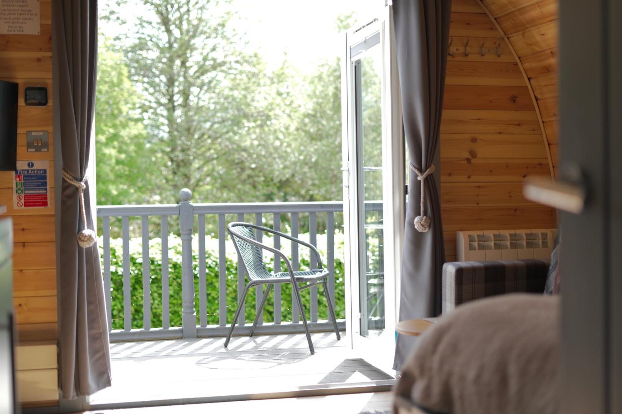 Bonny Wee Snug - Pod In Spean Bridge Lägenhet Exteriör bild